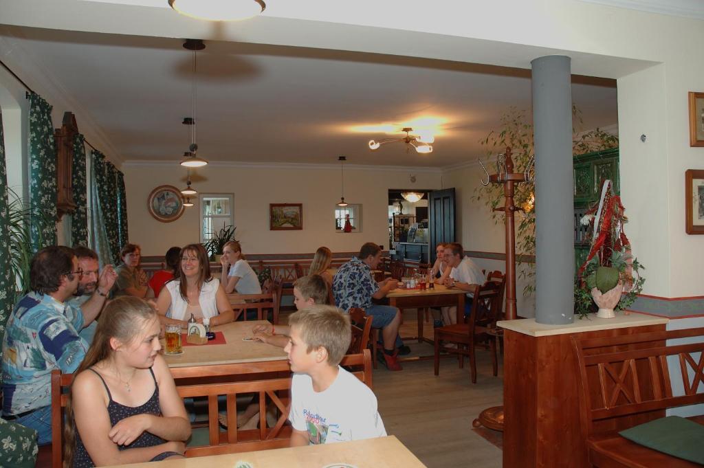 Hotel Zur Schonen Aussicht Feldkirchen-Westerham Extérieur photo